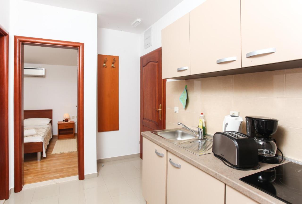 Apartments Ana 로푸드 외부 사진