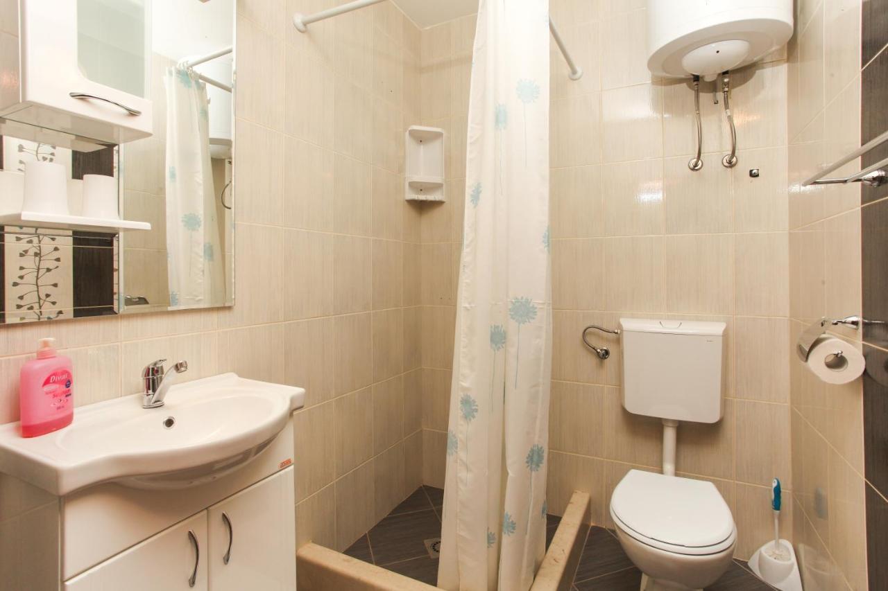 Apartments Ana 로푸드 외부 사진