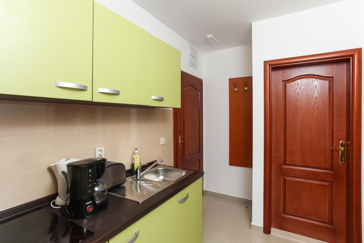 Apartments Ana 로푸드 외부 사진