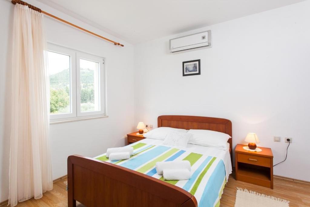 Apartments Ana 로푸드 외부 사진