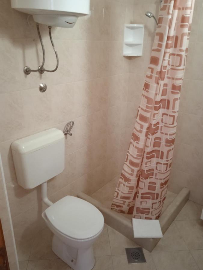 Apartments Ana 로푸드 외부 사진