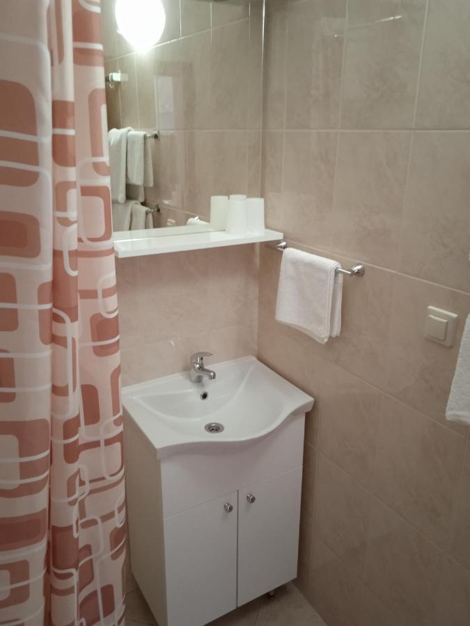 Apartments Ana 로푸드 외부 사진