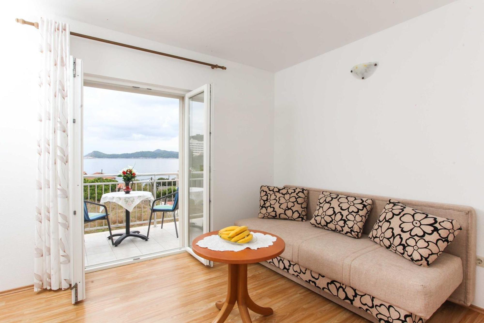 Apartments Ana 로푸드 객실 사진