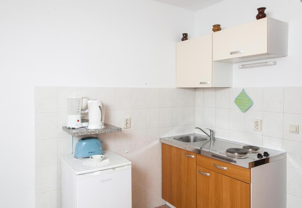 Apartments Ana 로푸드 객실 사진