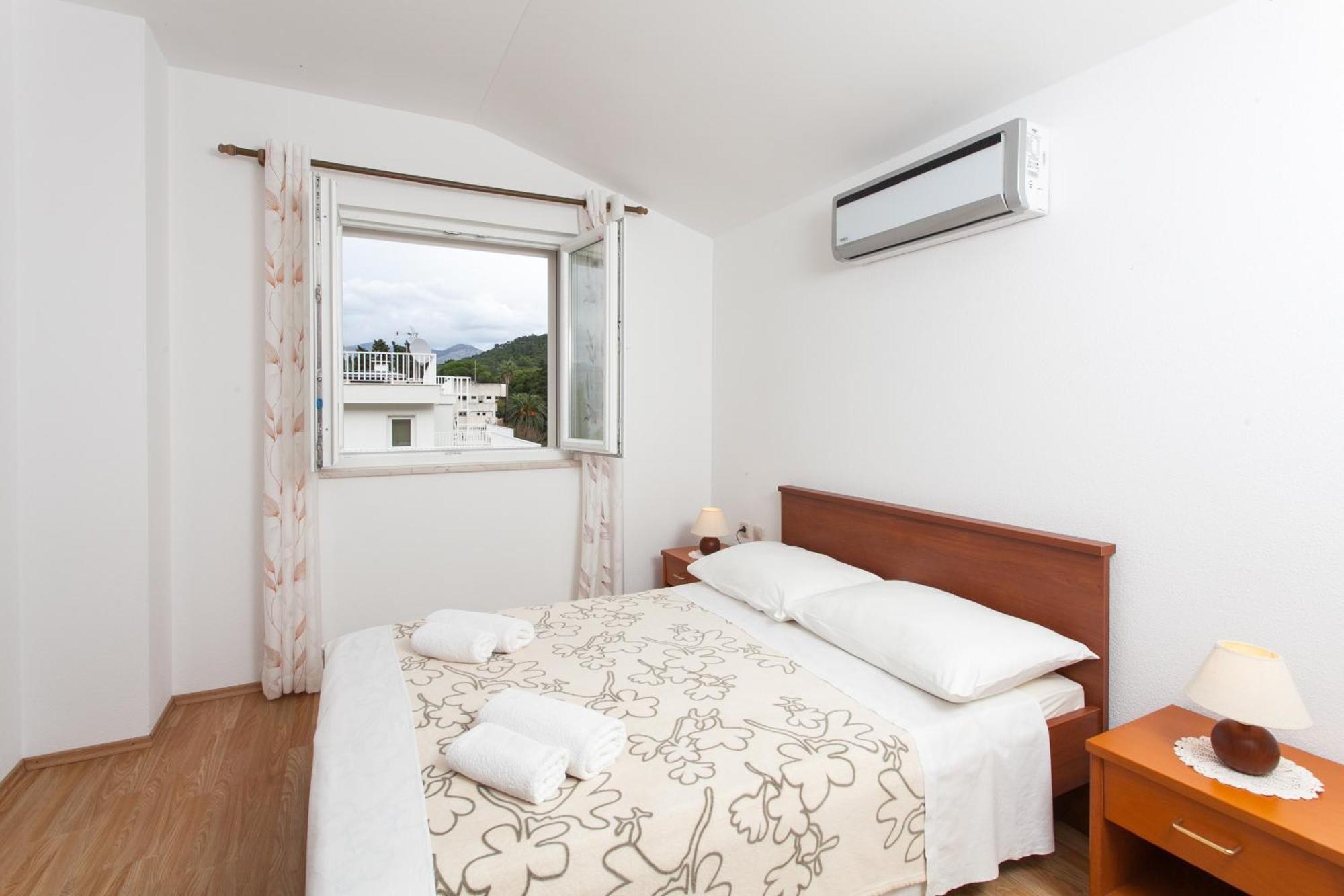 Apartments Ana 로푸드 객실 사진
