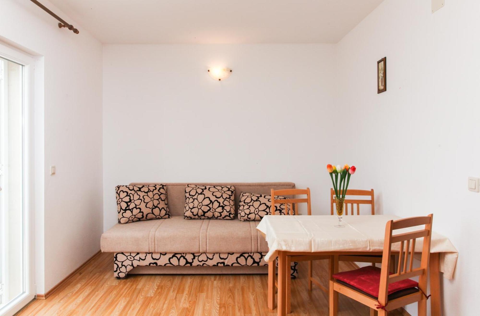 Apartments Ana 로푸드 객실 사진