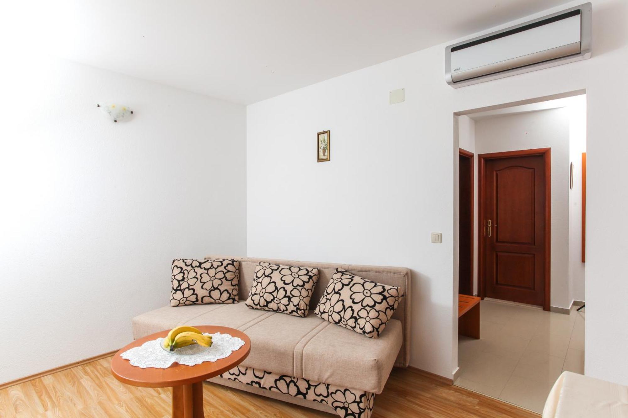 Apartments Ana 로푸드 객실 사진