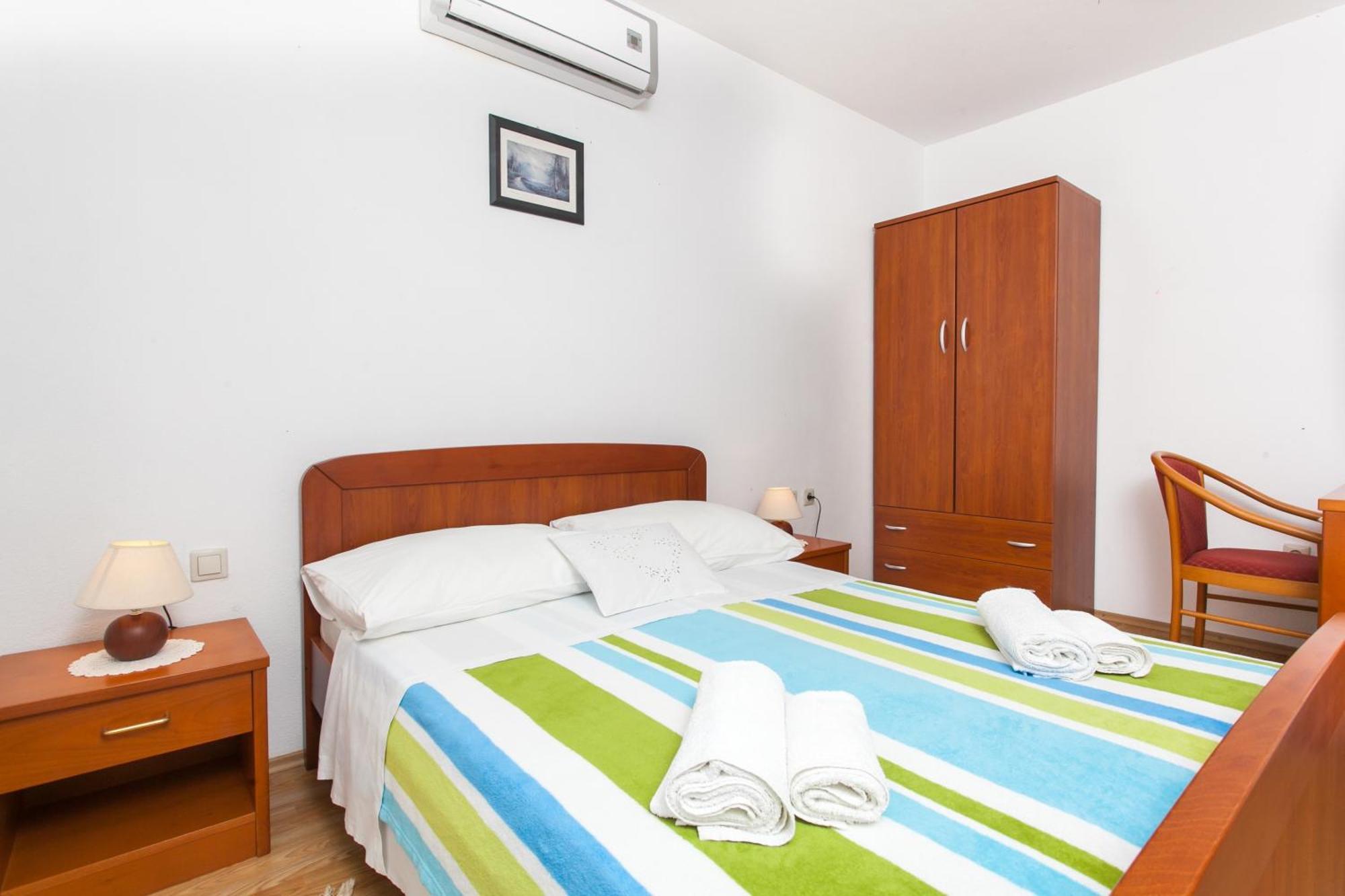 Apartments Ana 로푸드 객실 사진
